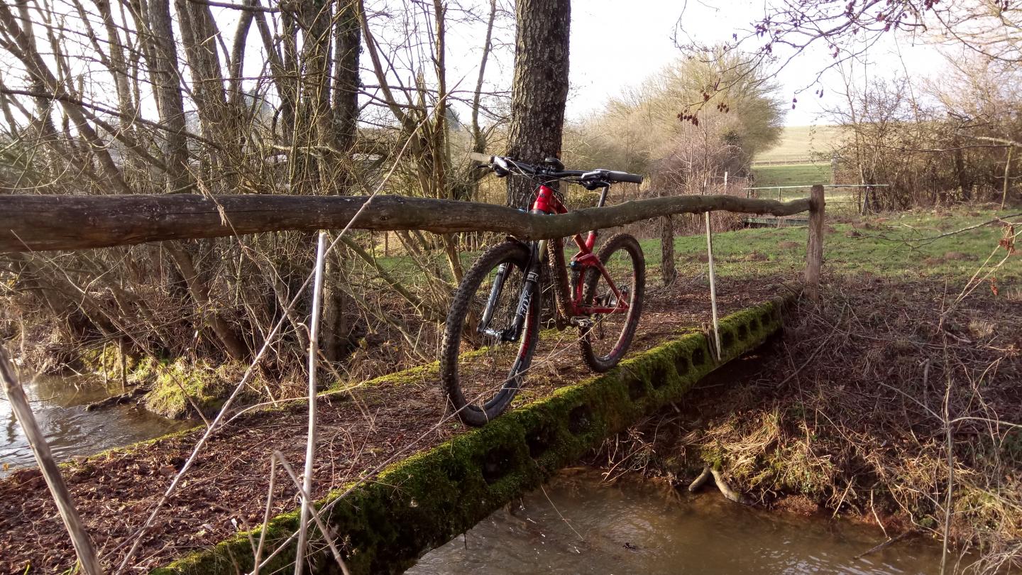 Espace VTT-FFC Entre Bourges, Menetou-Salon, Sancerre - Circuit N°24 : Château et bois de Beaujeu
