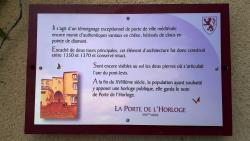 Saint Haon le Châtel, porte de l'horloge