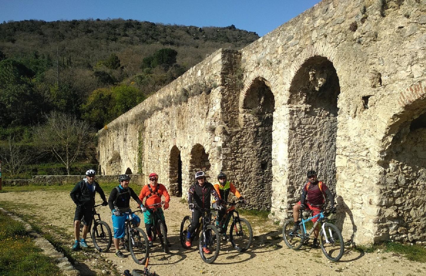 Ansignan - Singles party autour de l'aqueduc