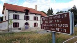 Col de la Loge des Gardes (1077 m) et maison forestière