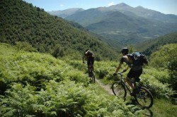 Etape 6 : descente vers Sahun par un super single-track