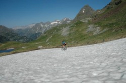 Etape 7 : Descente sur névée.... on peut pas s'empêcher d'en profiter!
