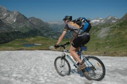 Etape 7 : Olivier dans le même névé
