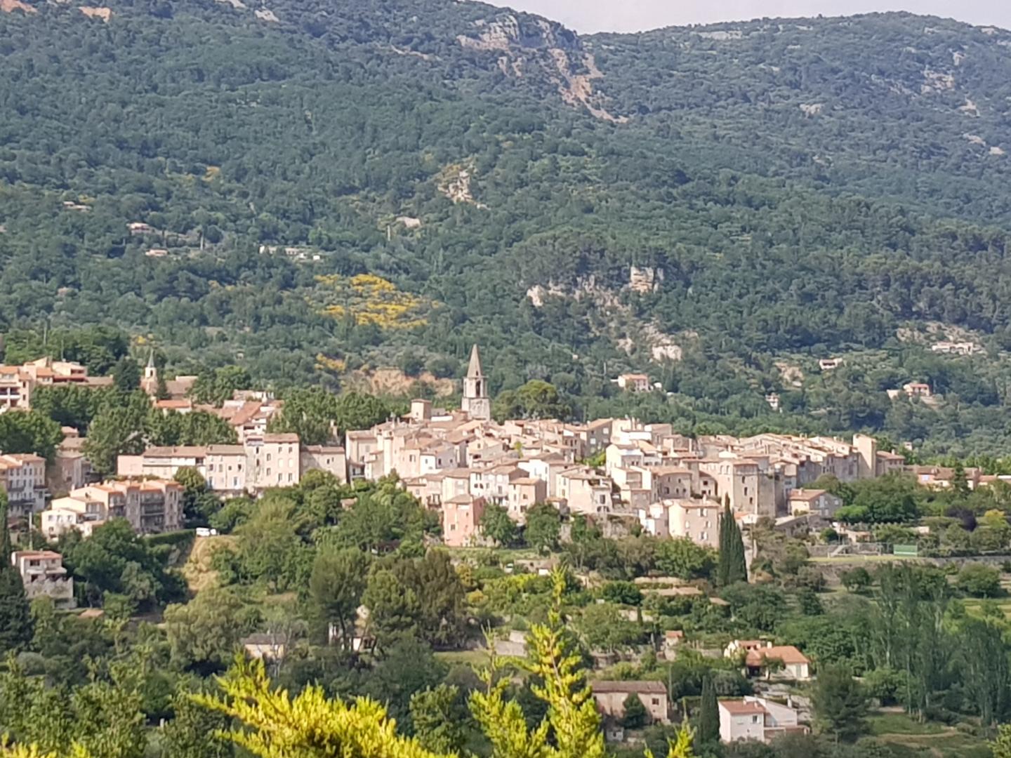 Le 8 du château de la Garde