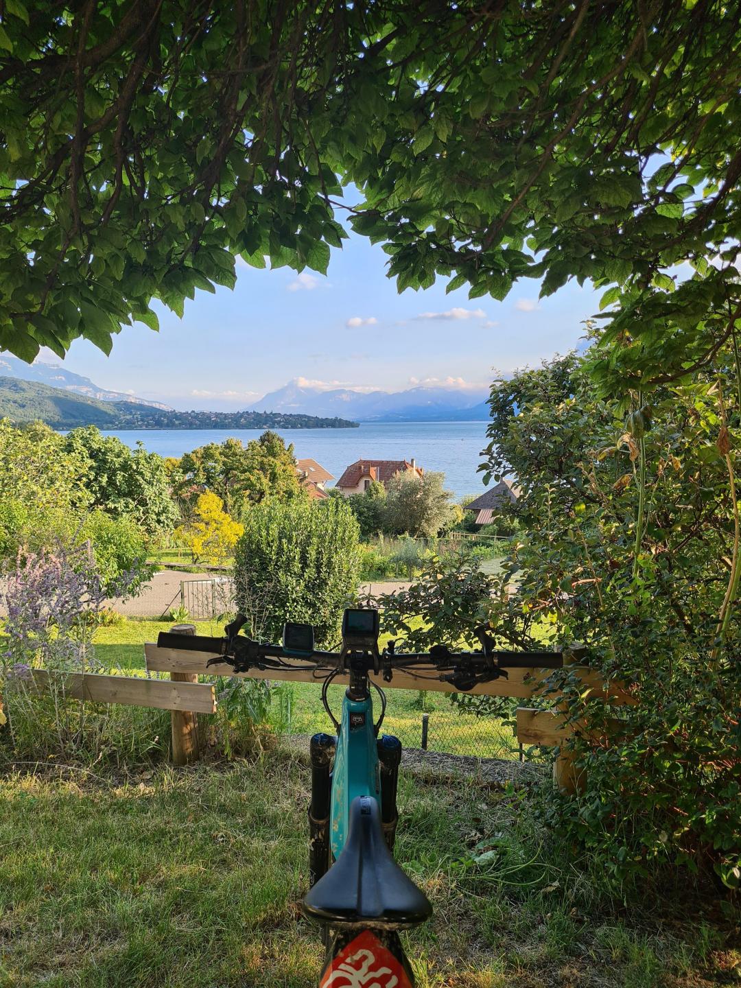 Aix-les-Bains - Brison par les sentiers ouest de la Chambotte
