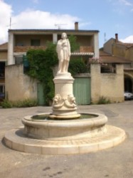statue