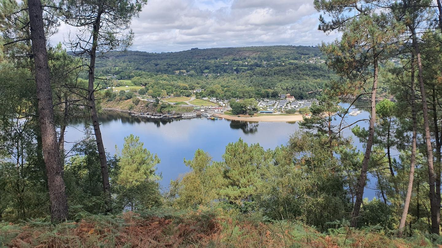Landes et forêts bretonnes entre Guerlédan et Gouarec