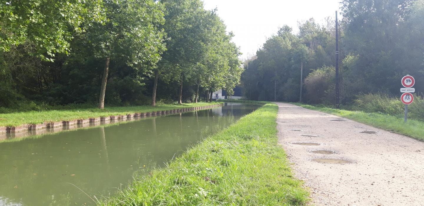 De Pantin au Plessis-Trévise via le canal de l'Ourcq et la Marne