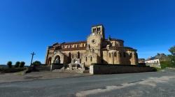 L'église de Châtel Montagne (départ officiel derrière le monument)
