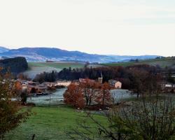 Vue sur le village de Ronno au départ