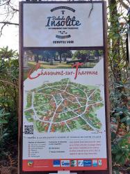 Sortie de Center Parc, virer à droite, panneau Chaumont sur Tharonne, balade insolite