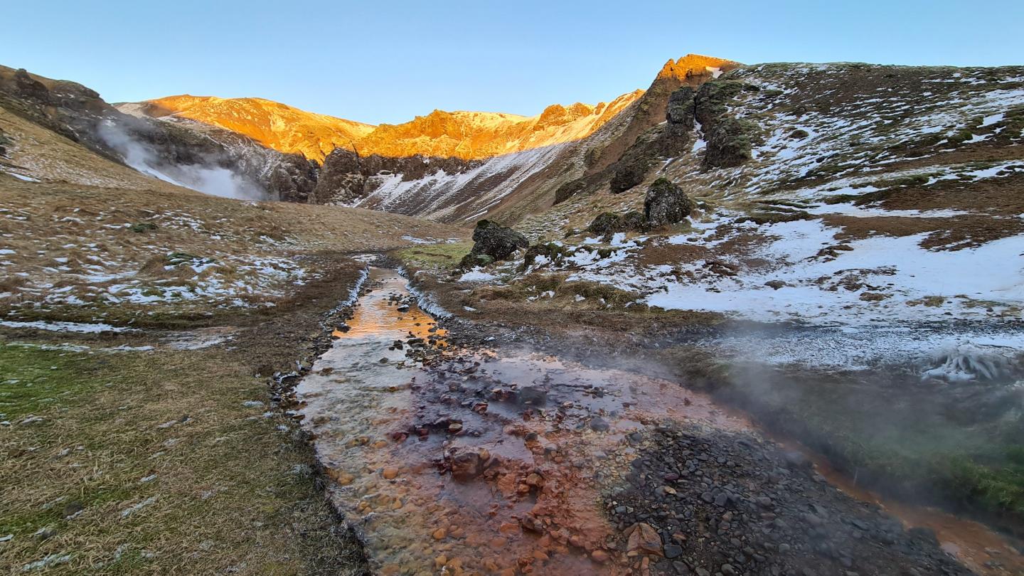 Vallée de la rivière géothermique de Reykjadalur