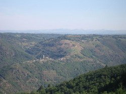 Gorges de la truyères à traverser pour passer ensuite au chateau de vallon