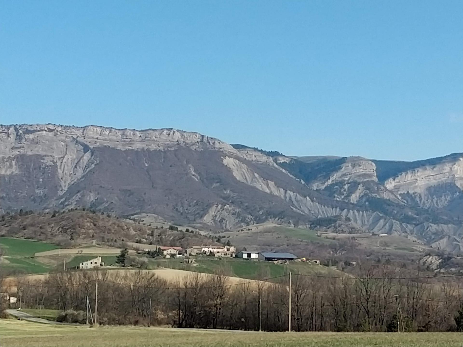 Montagne de Saint-Genis par les marnes