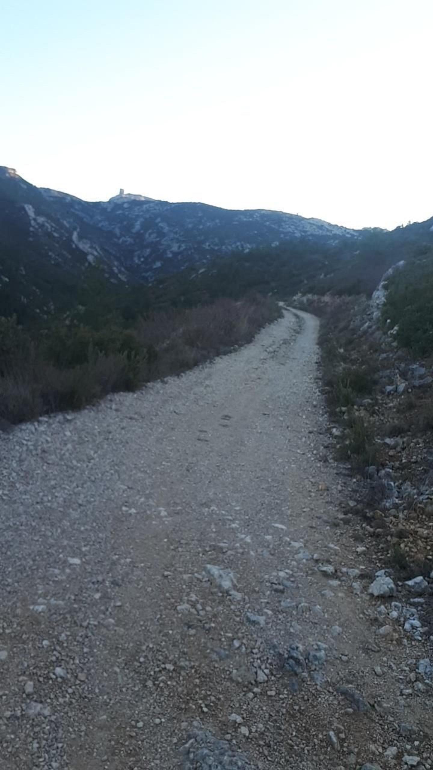 Gémenos - Descente de la grotte et Mont Cruvelier
