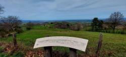 Sentier de Crêts, table d'orientation avec vue sur l'agglo de Roanne