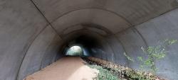 sur le retour, tunnel sous la voie express (N 82)
