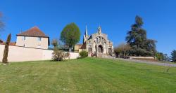 L'église de Vougy avec montée pour partir sur la seconde boucle