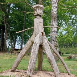 Sculpture en bas du Mont Saint Cyr (parking)