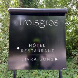 Au retour, passage devant le resto Troisgros
