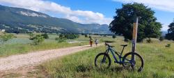 Totem et Paysage sur Vassieux-en-Vercours