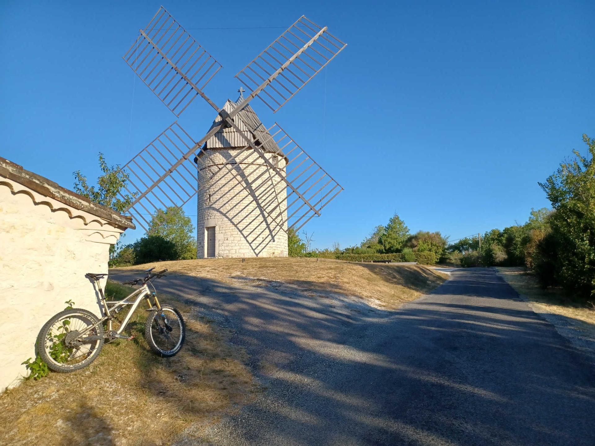 Quercy Blanc par causses et moulins