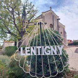 Lentigny sur le GR 765 de Saint Jacques de Compostelle