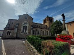 Crémeaux, l'église