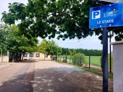 Parking du Stade à Lentigny