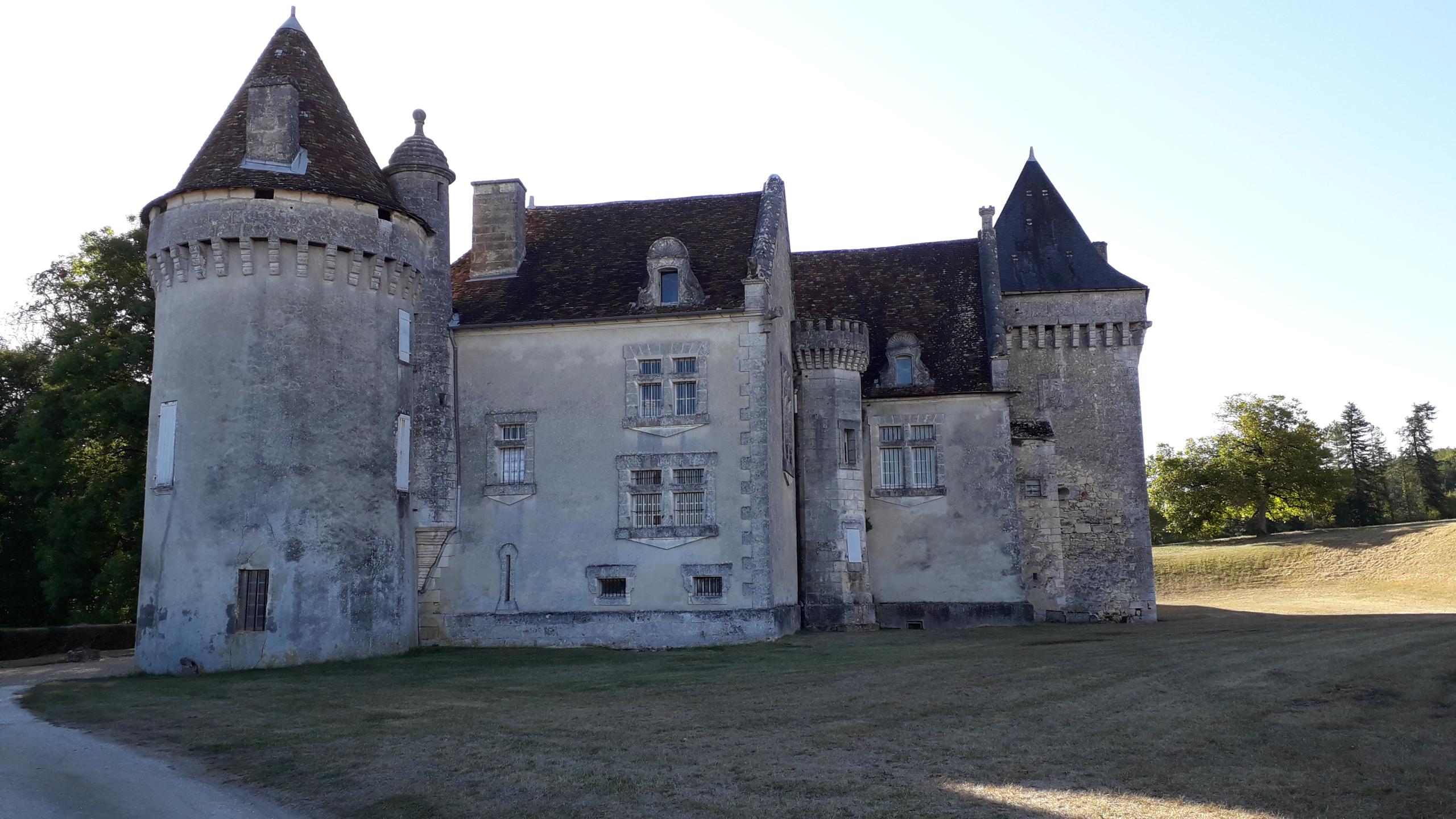 Le Périgord des châteaux des Bernardières et de Bélussière