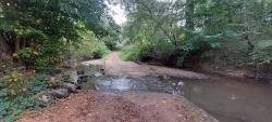 La Motte, traversée de la Teyssonne (gué ou passerelle à gauche)