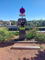 Borne de recharge sur le parking