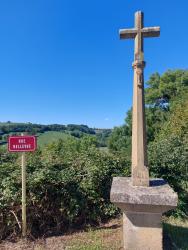 Village de Combre, Croix