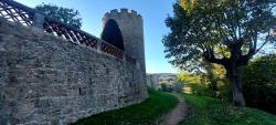 Saint Haon le Châtel, les remparts