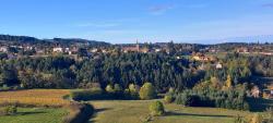 Les remparts, vue sur Saint Haon le Vieux