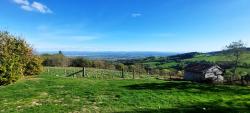 Vue vers le Roannais et les Monts du Beaujolais