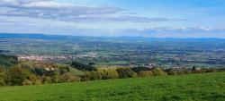 Vue vers le Roannais et les Monts du Beaujolais