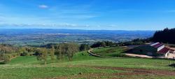 Vue vers le Roannais et les Monts du Beaujolais