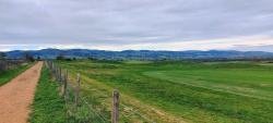 Golf de Champlong, Monts de la Madeleine et éoliennes