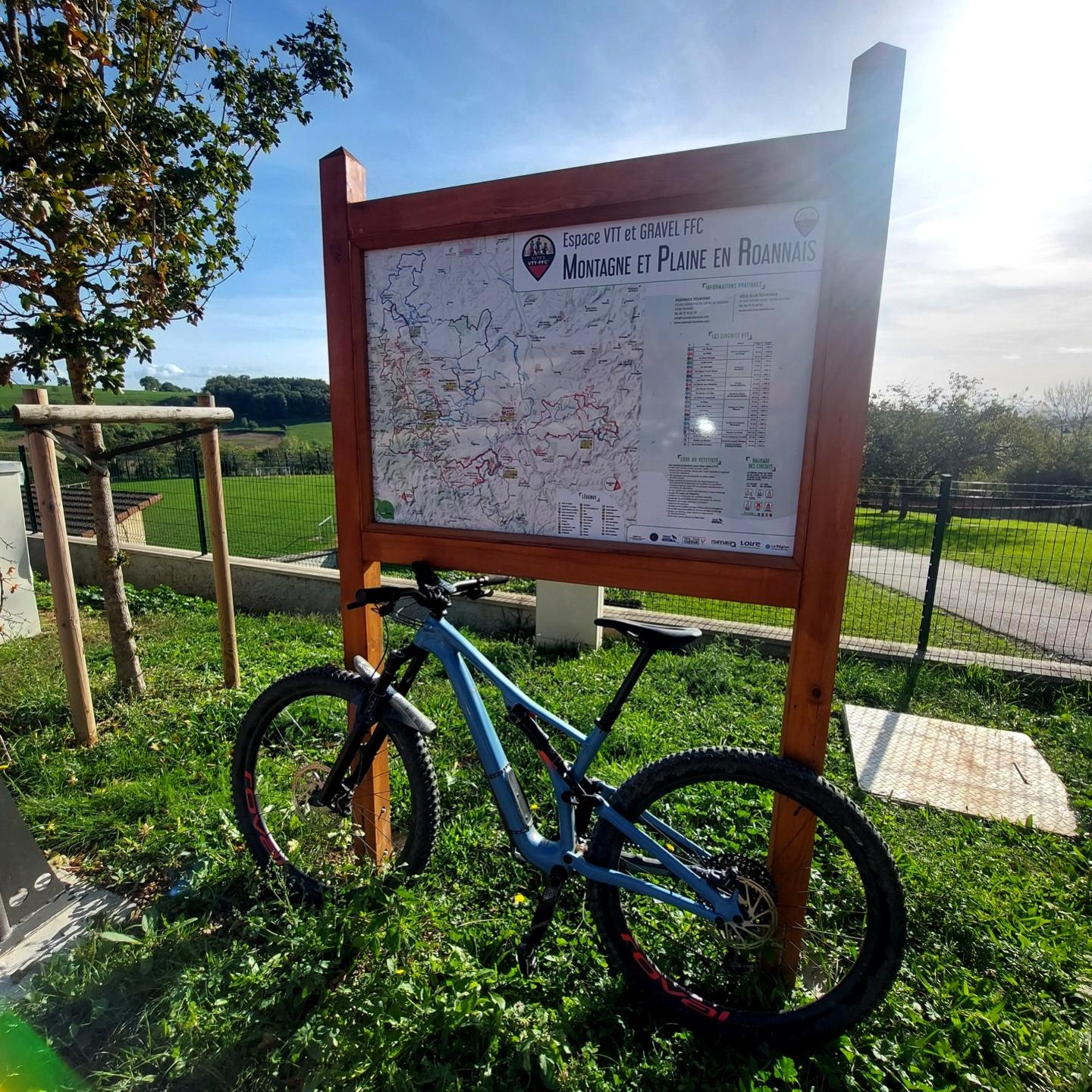 Espace FFC-VTT et gravel - Montagne et Plaine en Roannais - Circuit N° 21 : Les Roses