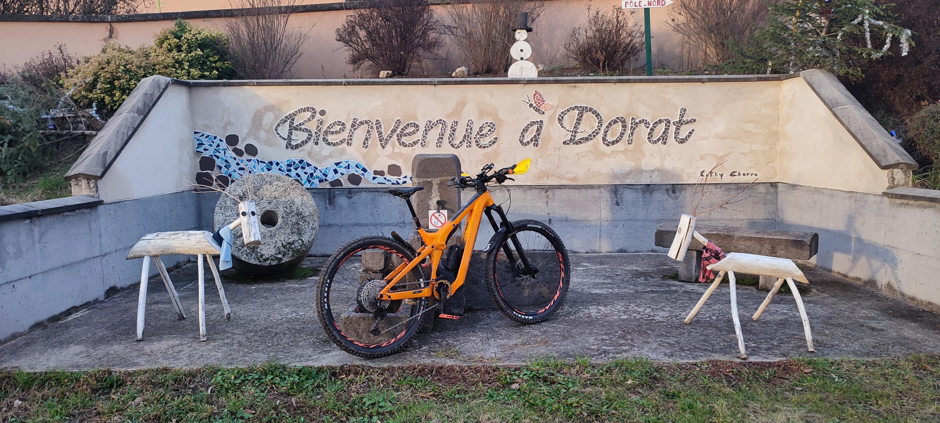 Boucle de Dorat à Saint-Victor-Montvianeix