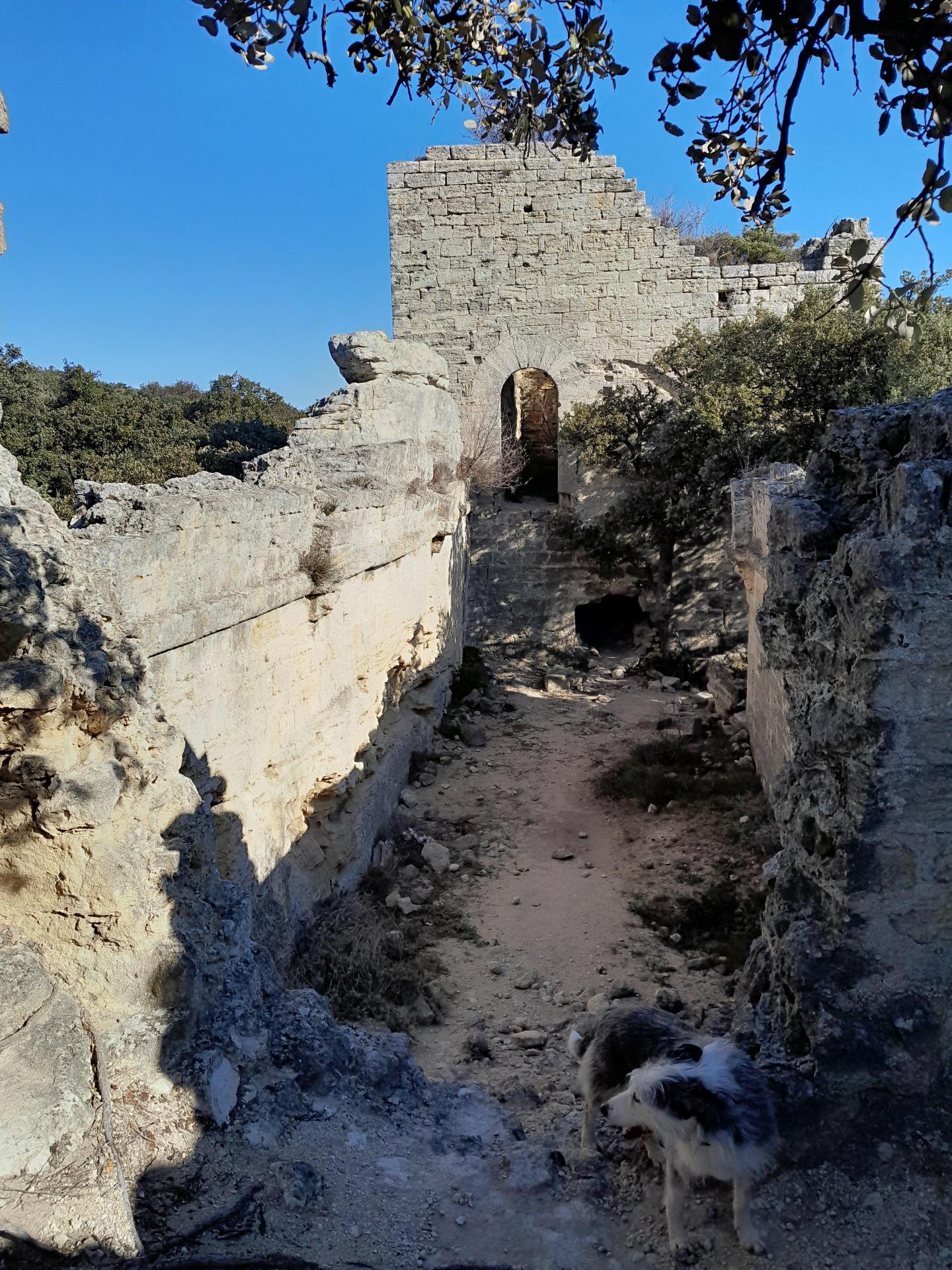 Saint-Restitut - Les chapelles - La carrière - L'observatoire du Barry