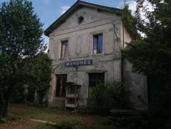 Ancienne gare de Mandres-les-Roses