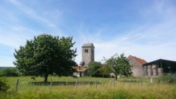 Maison Dieu, à la sortie de Givry, vu depuis la voie verte