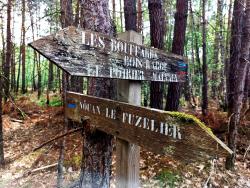 Panneau d'indications pour la randonnée