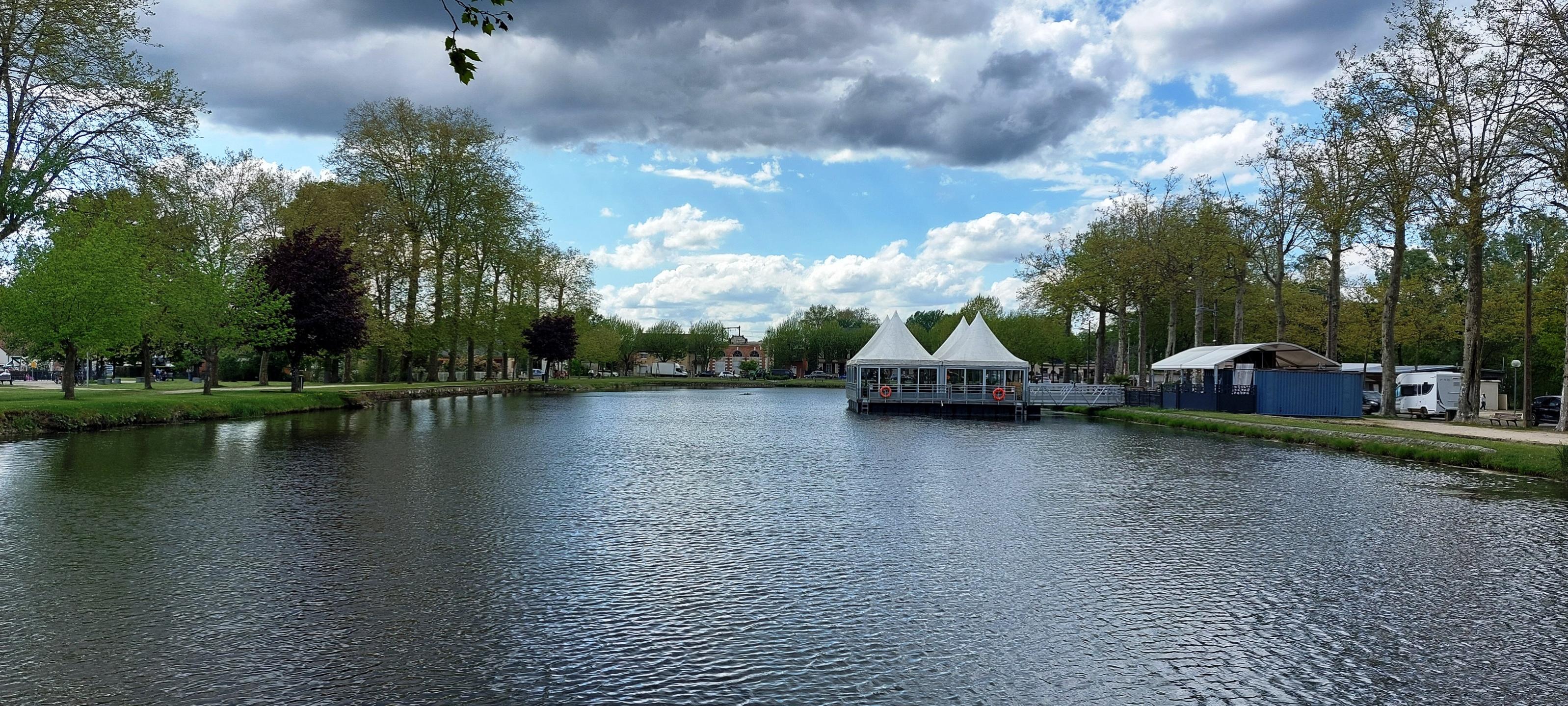 Le canal de la Sauldre et l’étang des Lévrys