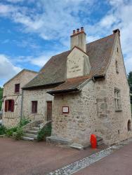 Le Crozet, le cadran solaire