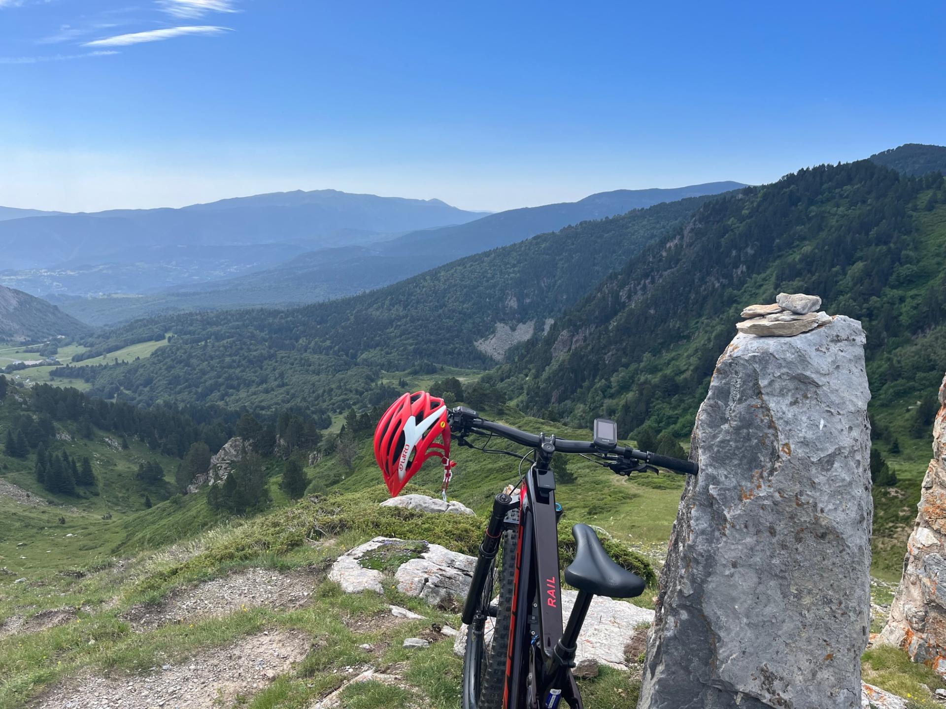Descente du col de Pailhères