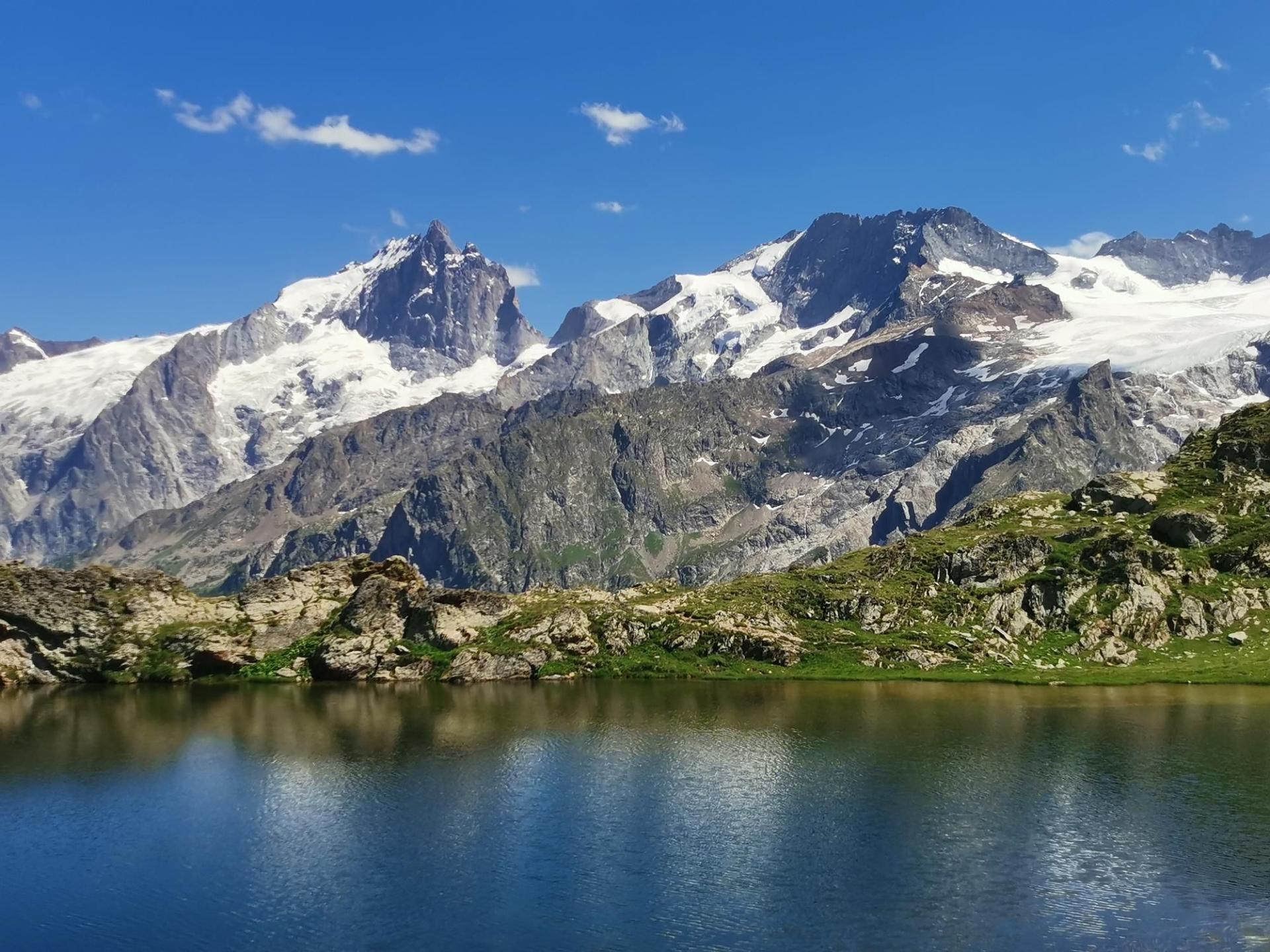 Plateau d'Emparis par les lacs