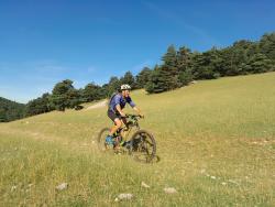 sous le refuge de la tour
